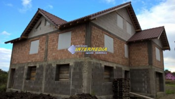 casa-la-rosu-de-vanzare-zona-vintul-de-jos-700-mp-teren-1